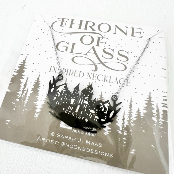 Throne of Glass Sarah J Maas Terrasen Necklace NoOneDesigns Bookish Box - Picture 1 of 5